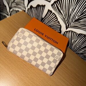 Louis Vuitton white checkered Wallet
